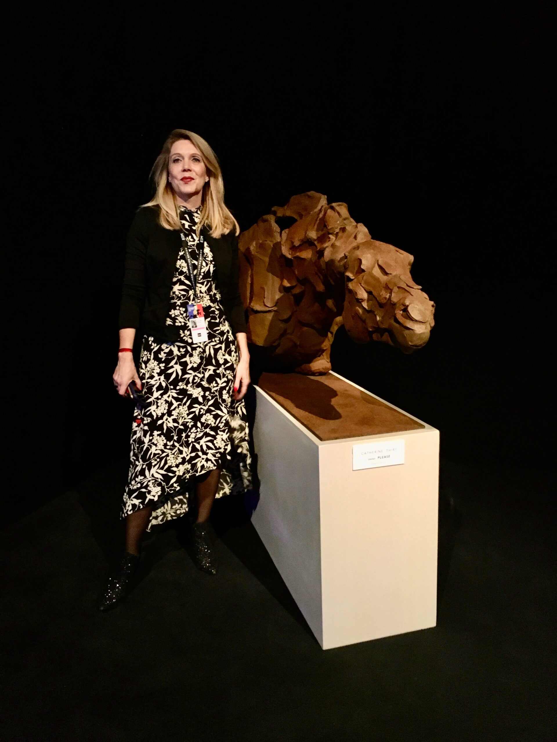 Grand Please, composite de fer, sculpture monumentale, Catherine Thiry, sculpteur, artiste belge