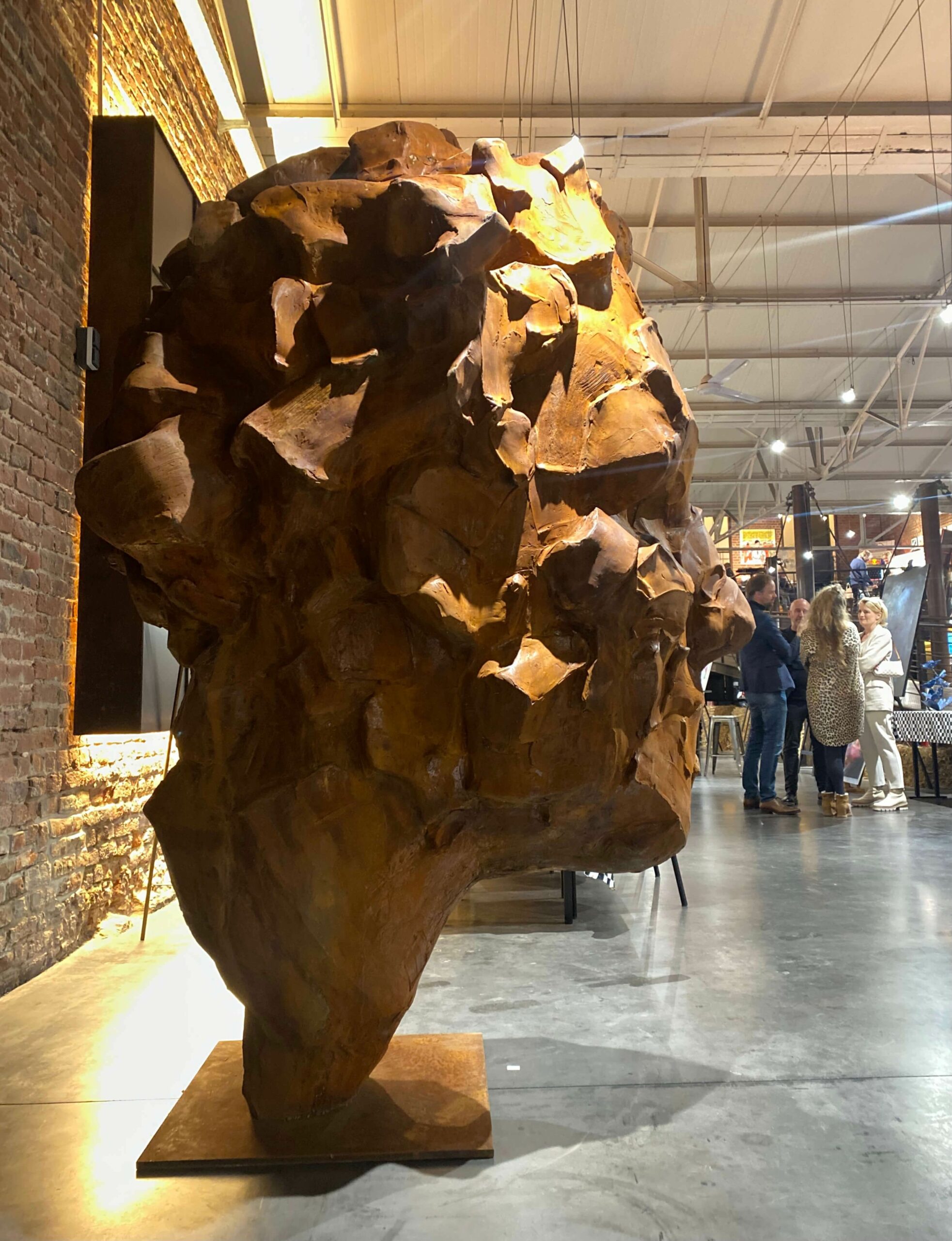 Epicène, composite de fer, 300 cm, Catherine Thiry, Sculpteur belge