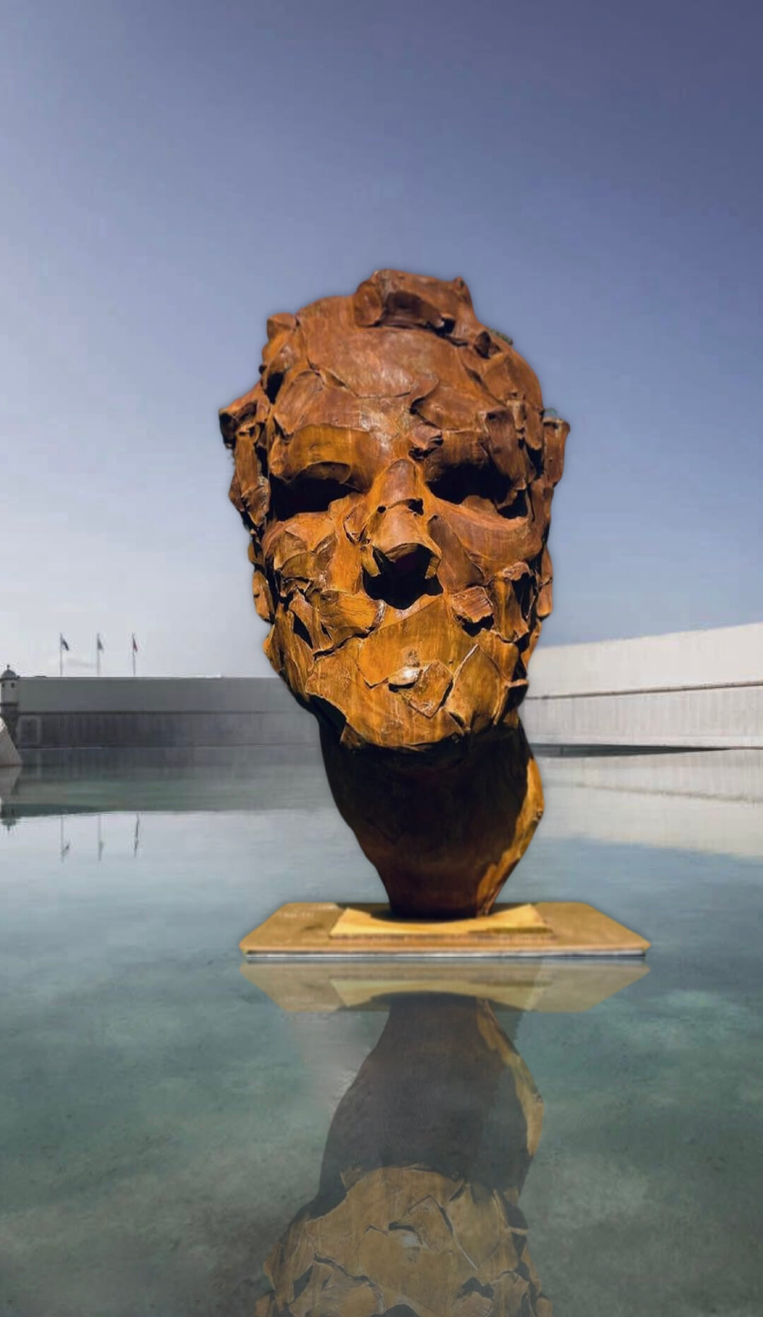 Epicène, composite de fer, 300 cm, Catherine Thiry, Sculpteur belge