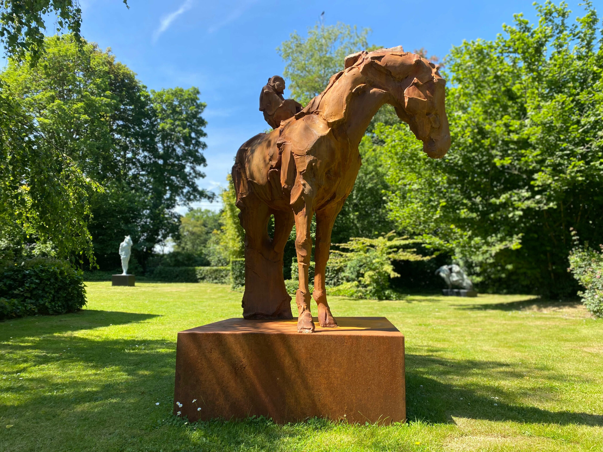 Grand Paradigm, Composite de fer, Sculpture monumentale, Catherine Thiry, sculpteur, artiste belge