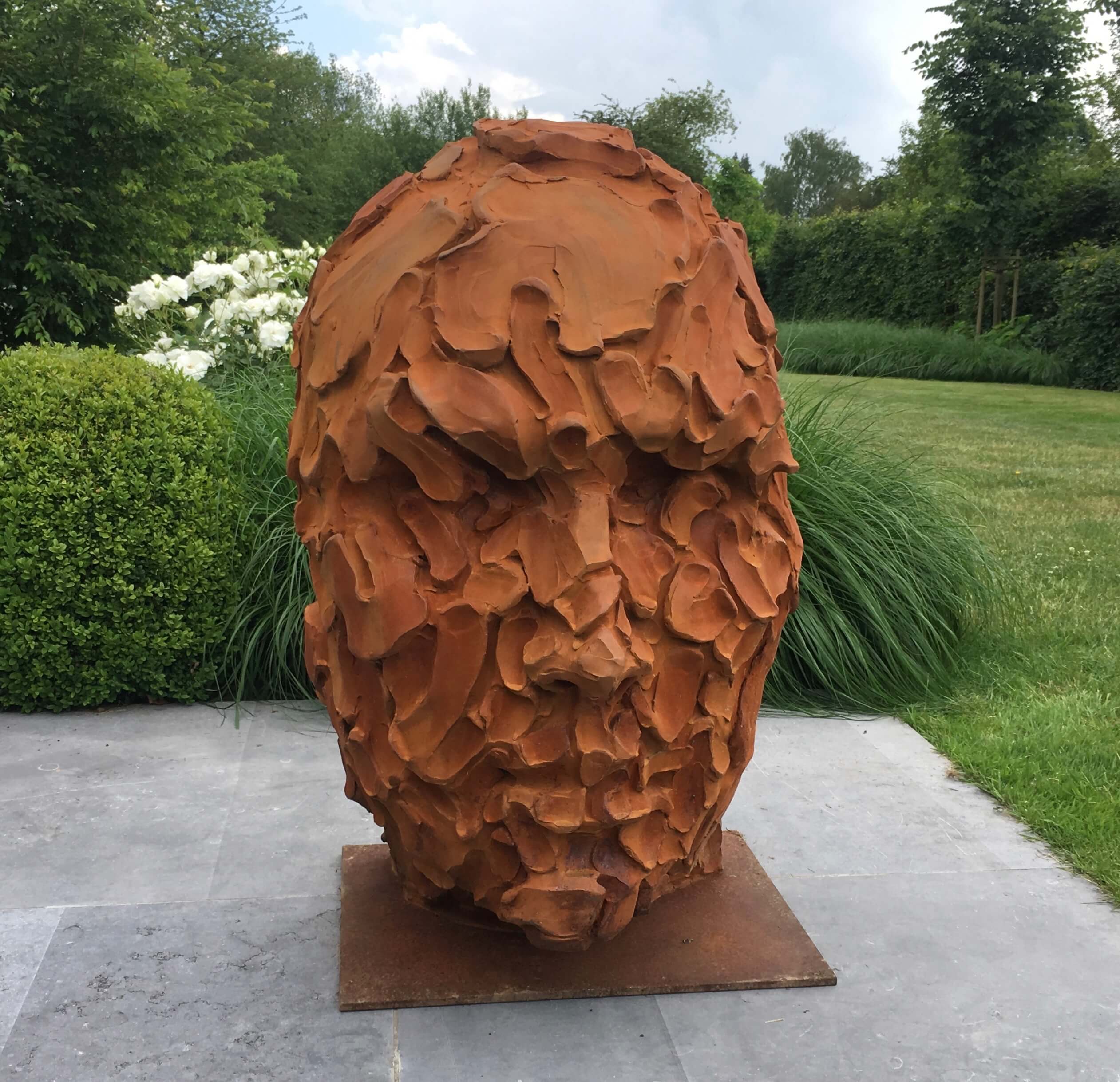 Le Cador, composite de fer, sculpture monumentale, Catherine Thiry, sculpteur, artiste belge
