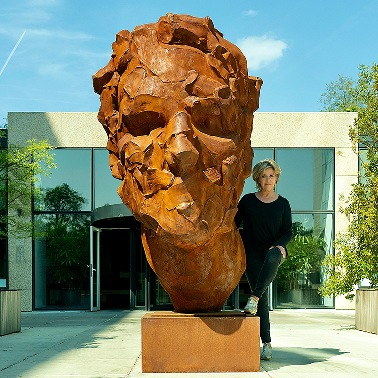 Epicène, composite de fer, 300 cm, Catherine Thiry, Sculpteur belge