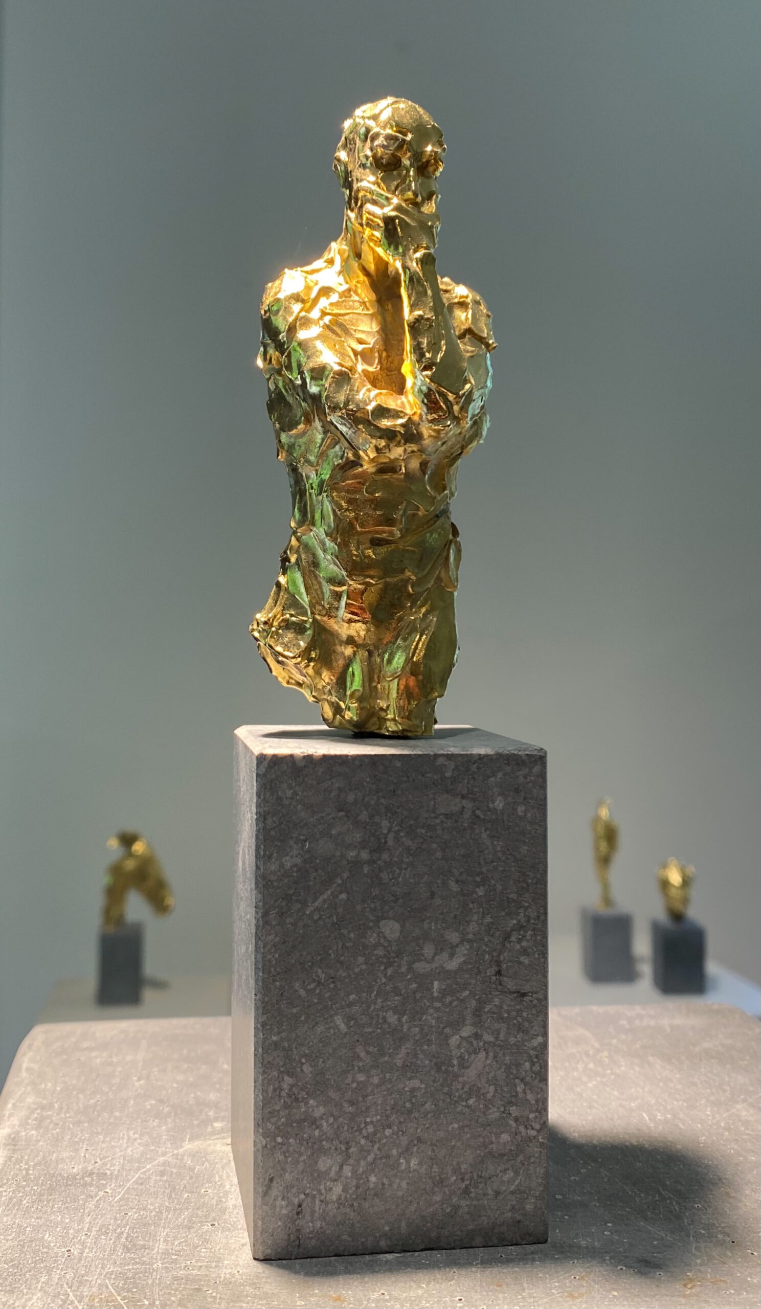 Catherine Thiry, sculpteur, artiste, miniature Sagace, bronze plaqué or